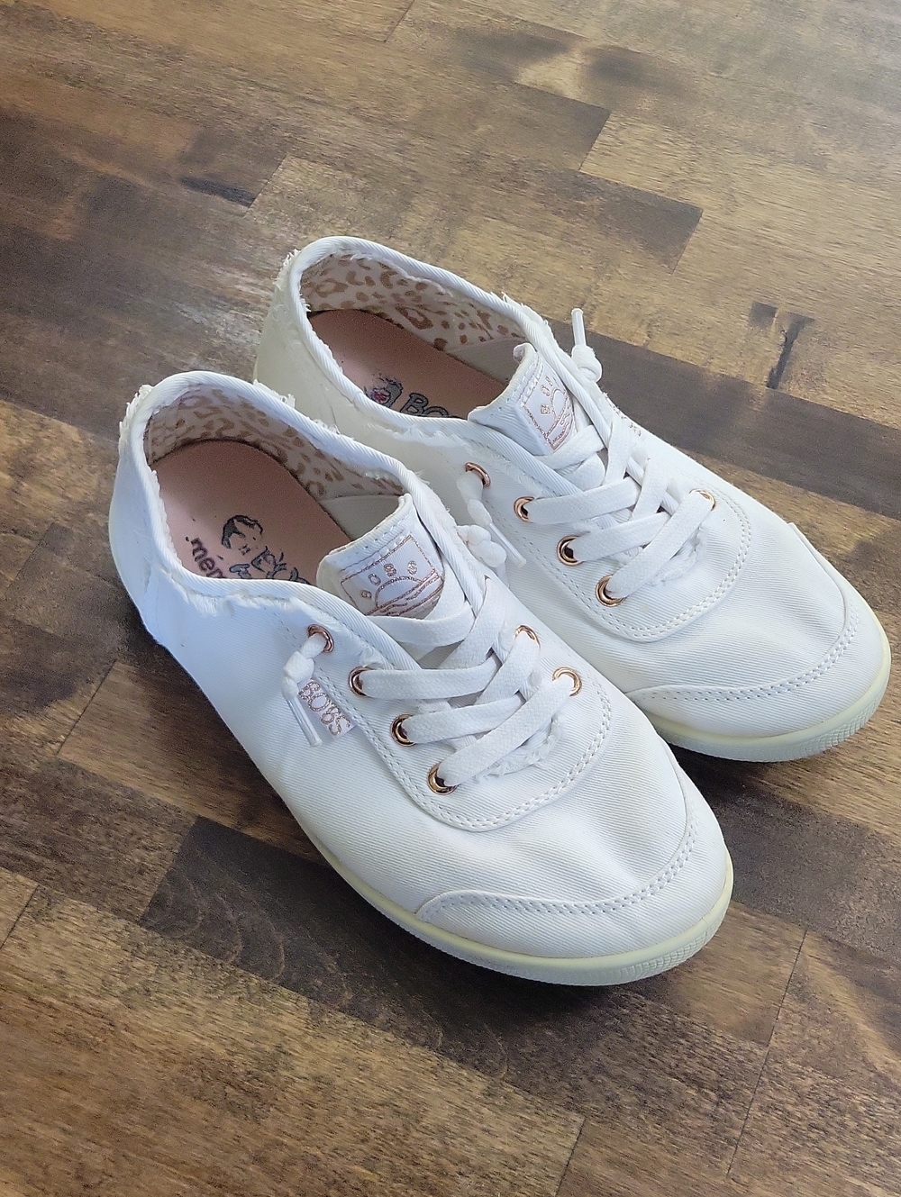 BOBS Casual Girl's White Canvas Sneakers with Rose Gold Eyelets Size 5